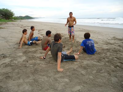 surf lesson in playa el tunco