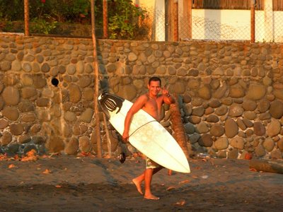 surf instructor and lessons